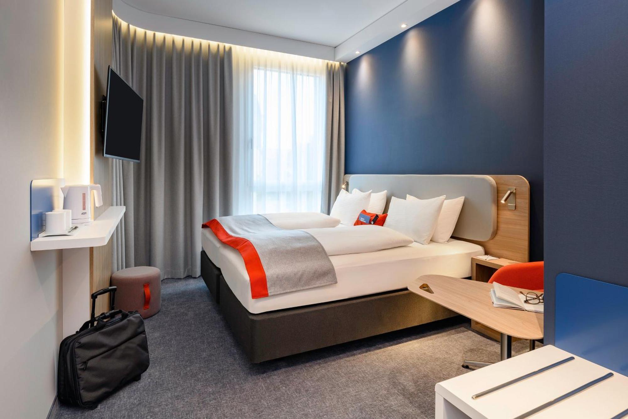 Express - By Ihg Hotel 3*
